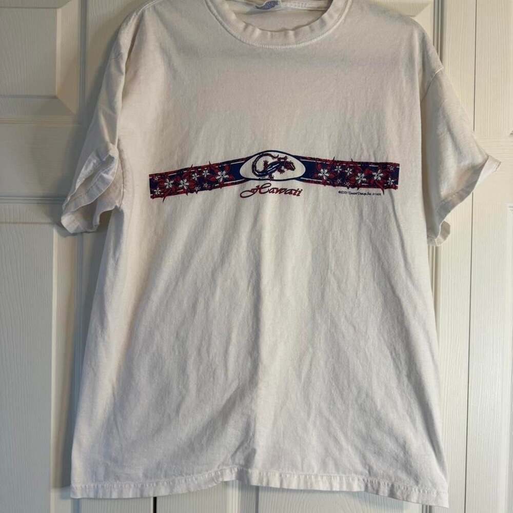 Hanes 2001 Hawaii Floral Graphic T-Shirt